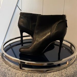 Sam Edelman black leather back-zip booties Size 7 1/2. Rarely worn! So stylish!!